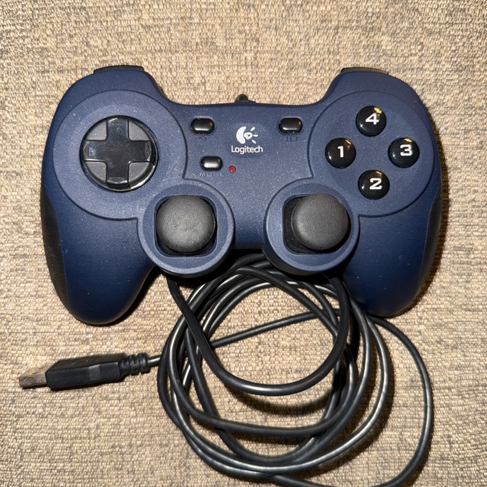 Logitech Controller Dual Action Gamepad Wired USB Game G-UF13A